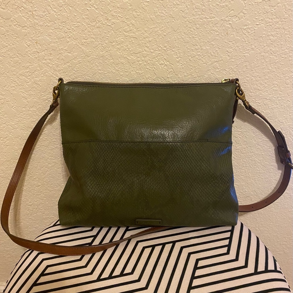 Fossil Women's Cross Body Bag in Olive